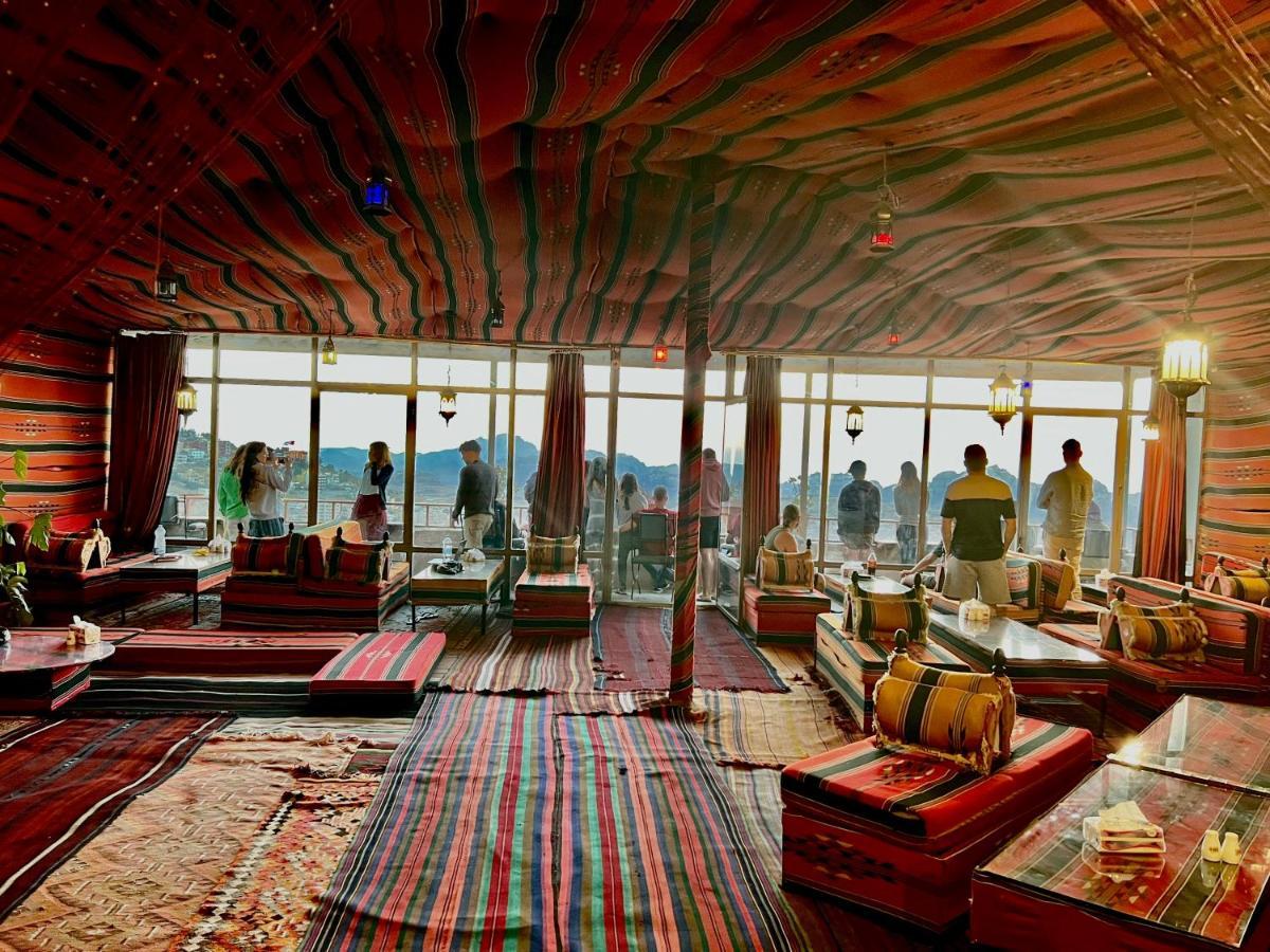 Rocky Mountain Hotel Wadi Musa Bagian luar foto